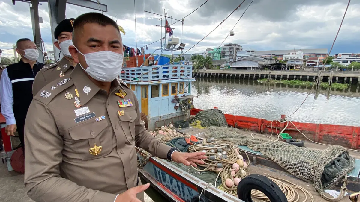 "บิ๊กโจ๊ก" สั่งฟันคดี 4 เรือประมงดัดแปลงอวนลาก
