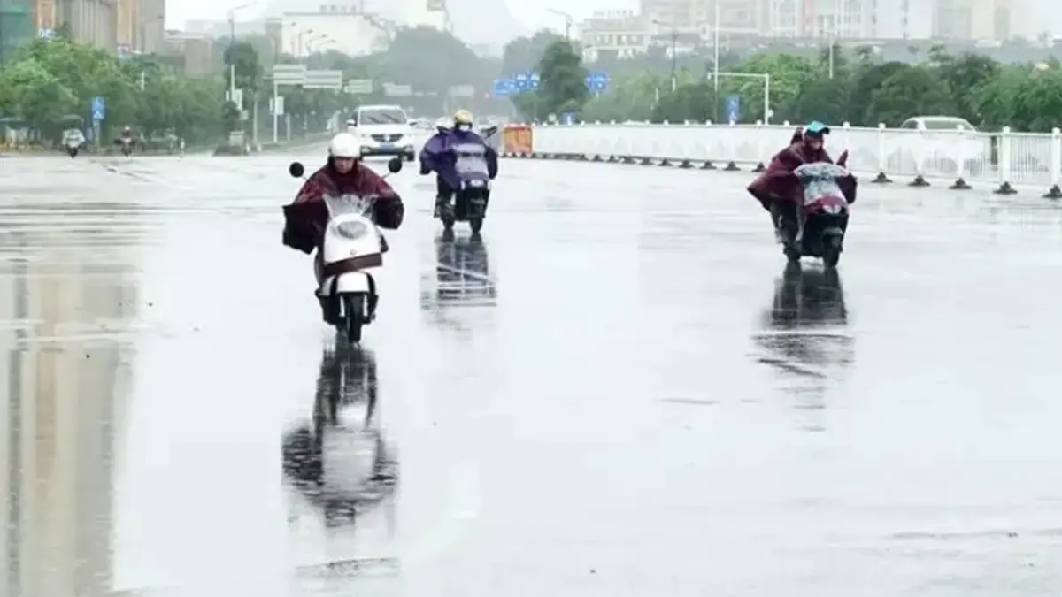 จีนประกาศเตือนภัย รับมือ "พายุมู่หลาน" ขึ้นชายฝั่งตอนใต้วันนี้ จีนประกาศเตือนภัย รับมือ "พายุมู่หลาน" ขึ้นชายฝั่งตอนใต้วันนี้