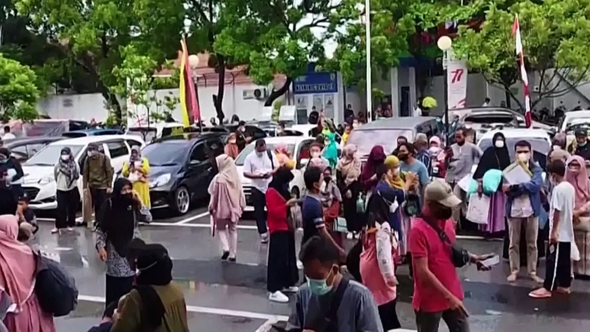 ชาวอินโดนีเซียระทึก ตื่นหนีแผ่นดินไหวใต้ทะเล ชาวอินโดนีเซียระทึก ตื่นหนีแผ่นดินไหวใต้ทะเล