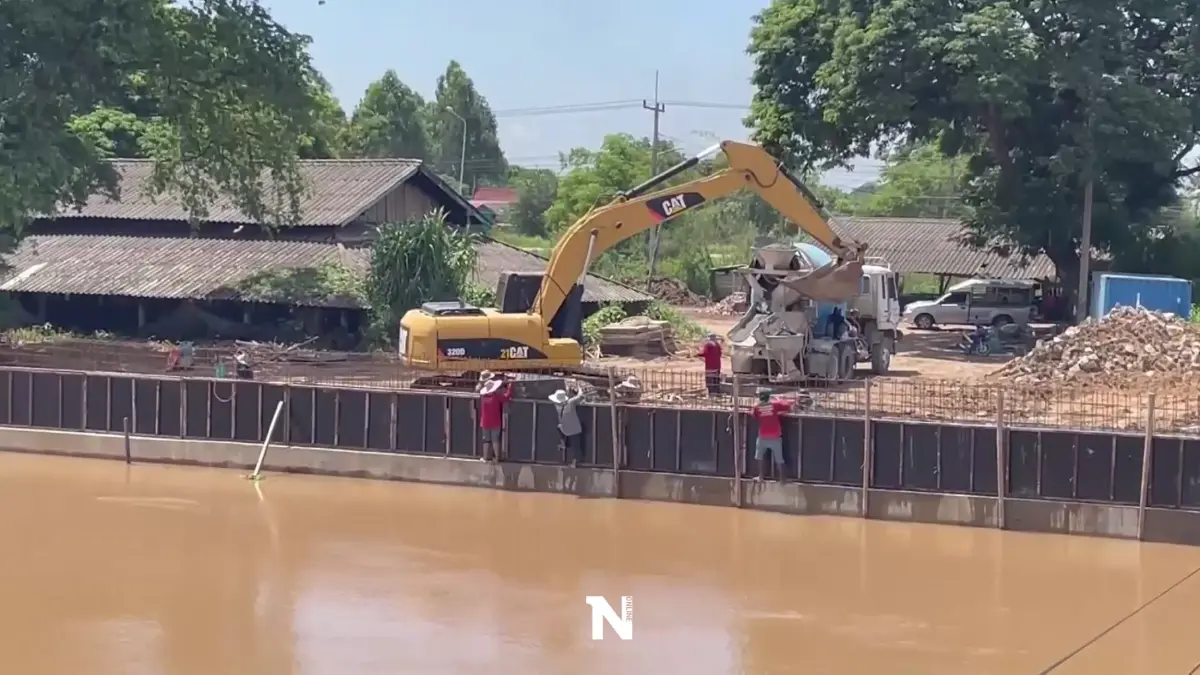 หวั่นน้ำเหนือท่วม! เร่งก่อผนังคอนกรีตคลองโผงเผง แข่งกับ"เจ้าพระยา"หลาก หวั่นน้ำเหนือท่วม! เร่งก่อผนังคอนกรีตคลองโผงเผง แข่งกับ"เจ้าพระยา"หลาก