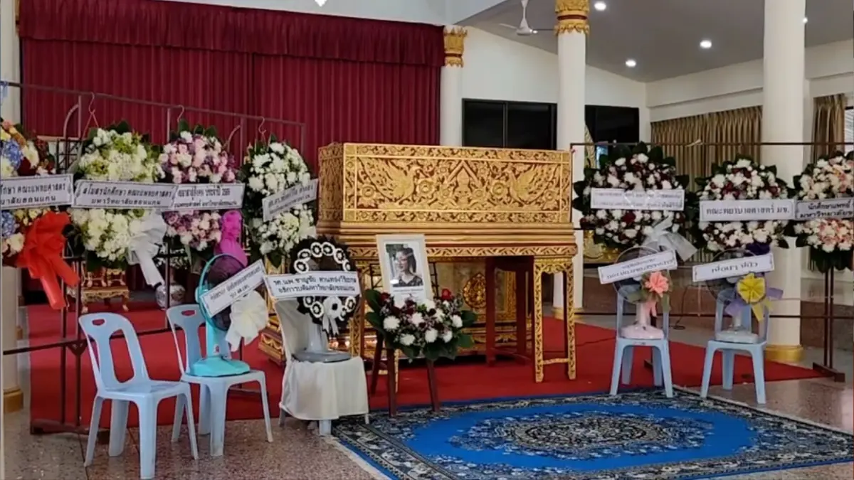 เตรียมประกอบพิธีบำเพ็ญกุศลศพ นศ.แพทย์ ปี 2 เตรียมประกอบพิธีบำเพ็ญกุศลศพ นศ.แพทย์ ปี 2