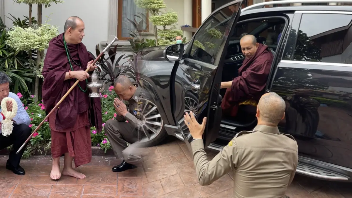ครูบาบุญชุ่ม กลับเชียงรายแล้ว หลังหายอาพาธ ขอนั่งรถกลับเพื่อโปรดญาติโยม