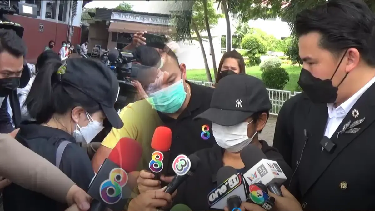"กัน จอมพลัง" เตรียมพาทหารหญิงแจ้งความ สภ.หัวหิน แฉคนทำร้ายไม่ใช่แค่ เจ๊นุช "กัน จอมพลัง" เตรียมพาทหารหญิงแจ้งความ สภ.หัวหิน แฉคนทำร้ายไม่ใช่แค่ เจ๊นุช