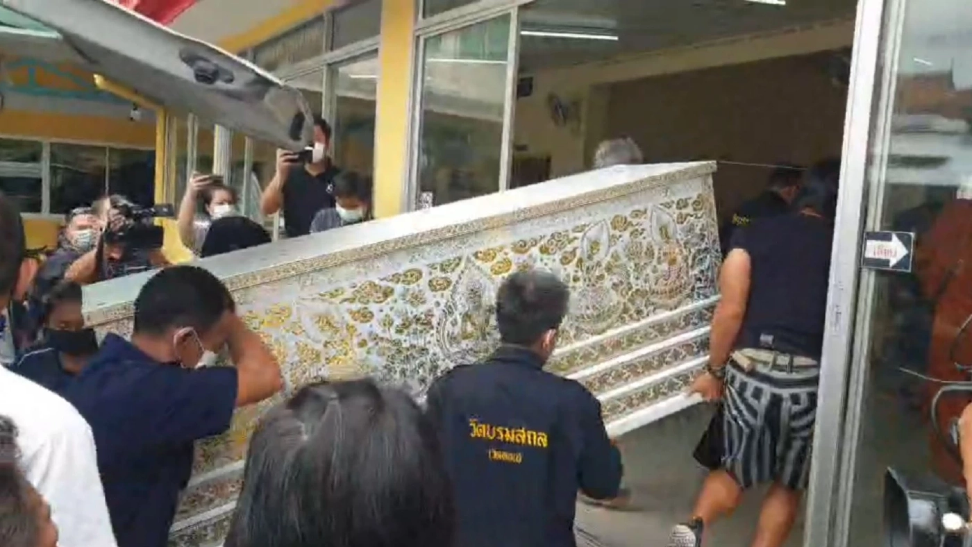 เพื่อนสาว ม.6 ร่วมงานศพ สะเทือนใจ - ญาติเตรียมแถลงคลายข้อสงสัย