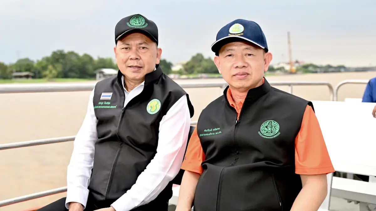 รมว.เกษตรฯ ล่องเรือเจ้าพระยา มั่นใจไม่ซ้ำรอย "น้ำท่วมปี 54"
