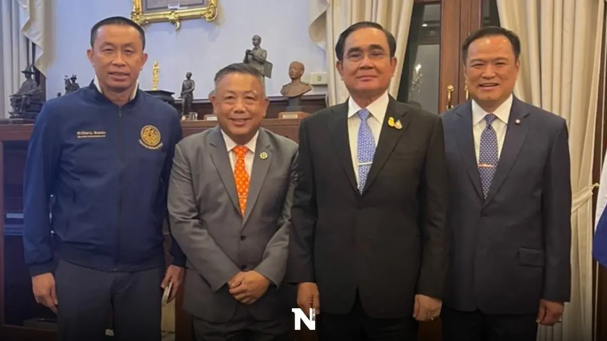 อนุทิน -ศักดิ์สยาม พาขรก.สาธารณสุขอำลา"ลุงตู่" พร้อมขอให้นายกฯโชคดี อนุทิน -ศักดิ์สยาม พาขรก.สาธารณสุขอำลา"ลุงตู่" พร้อมขอให้นายกฯโชคดี