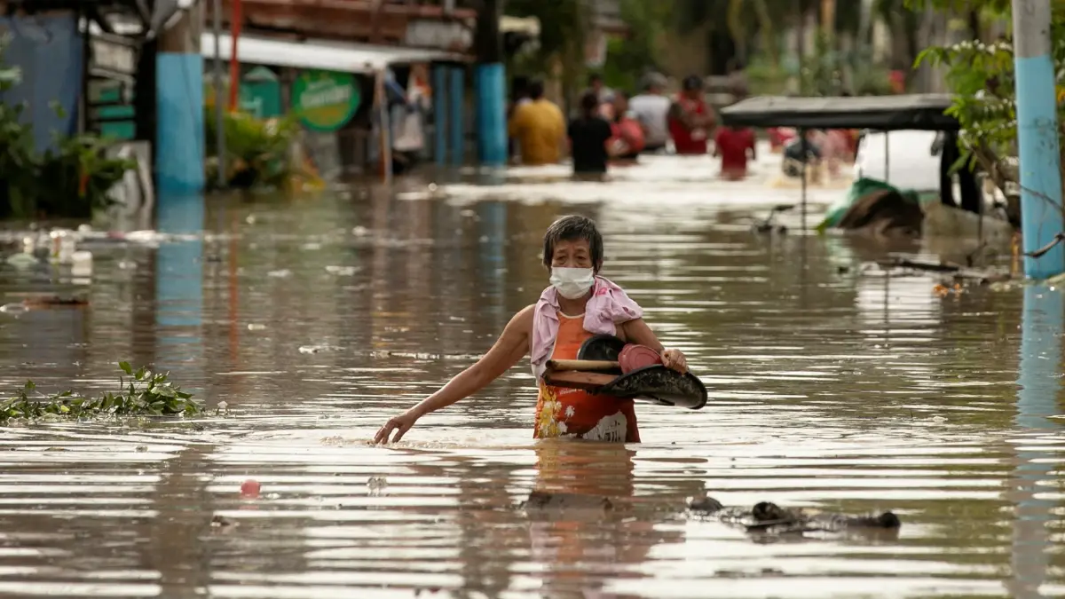 "พายุโนรู" พัดถล่มตอนเหนือของฟิลิปปินส์ เสียชีวิตแล้ว 5 ราย