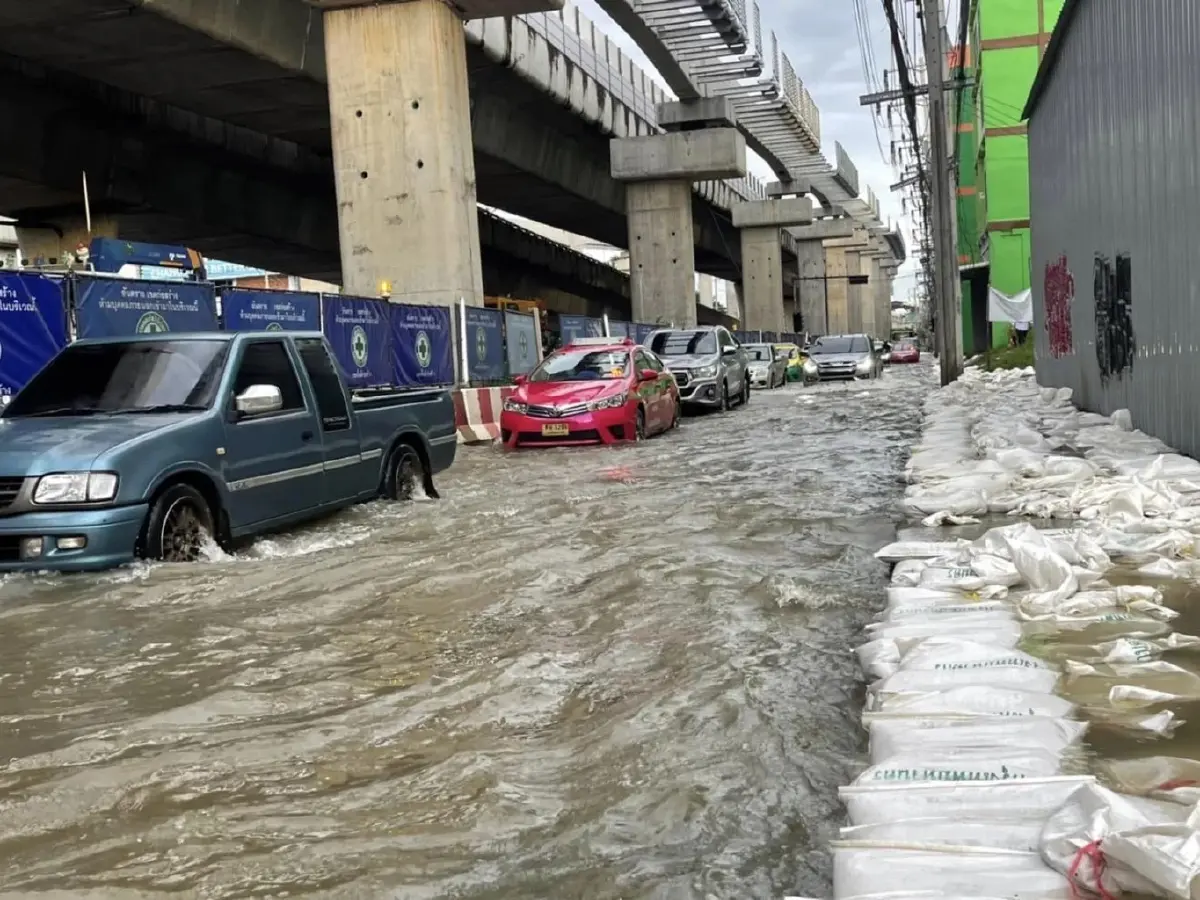 ทั่วทุกภาคยังคงมีฝนหนักต่อเนื่อง กทม.ยังคงต้องเฝ้าระวัง ทั่วทุกภาคยังคงมีฝนหนักต่อเนื่อง กทม.ยังคงต้องเฝ้าระวัง