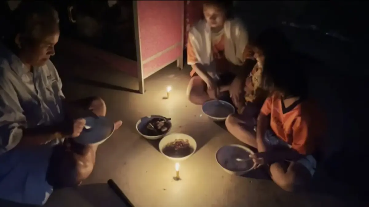 ชาวบ้านบัวใหญ่ร้องช่วย 9 ปี ไม่มีไฟฟ้าใช้ ซ้ำถนนเข้าหมู่บ้านยังเป็นโคลน