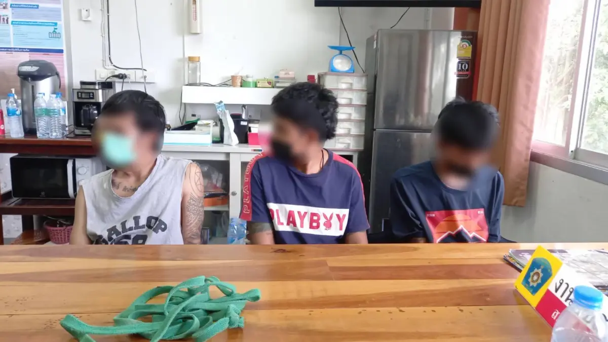 รวบแล้วโจ๋แก๊ง 3 ล้อพ่วงข้าง กระทืบเด็ก 14 ดับสลด อ้างแค่เค้นหาเงิน - ทอง รวบแล้วโจ๋แก๊ง 3 ล้อพ่วงข้าง กระทืบเด็ก 14 ดับสลด อ้างแค่เค้นหาเงิน - ทอง