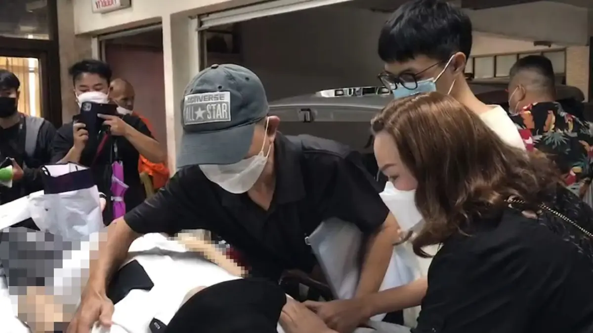 พ่อรับศพหนุ่มไรเดอร์ เสียงสั่นเครือ “สูญเสียครั้งนี้... ร้ายแรง”