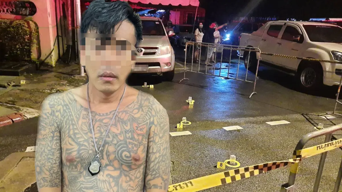 รวบโชเฟอร์หัวร้อน ยิงปืนขึ้นฟ้าขู่วัยรุ่น ย่านนางเลิ้ง