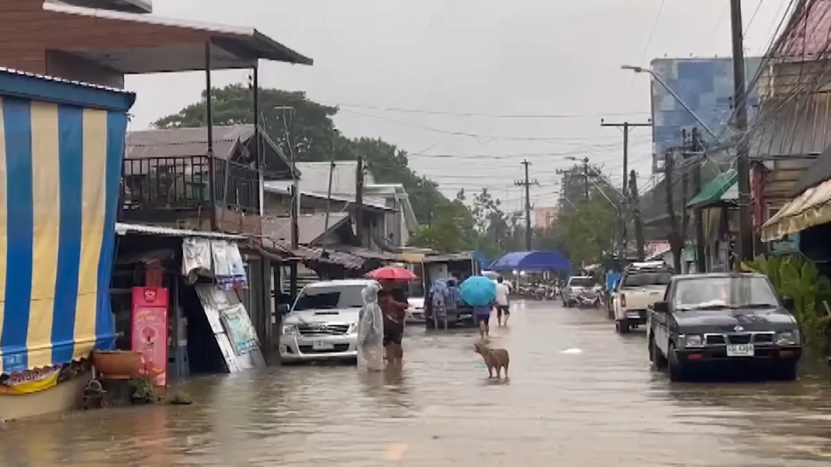 อุบลฯ 'อ่วม' ชาวบ้านหวั่นเศรษฐกิจชุมชนสะดุด อุบลฯ 'อ่วม' ชาวบ้านหวั่นเศรษฐกิจชุมชนสะดุด