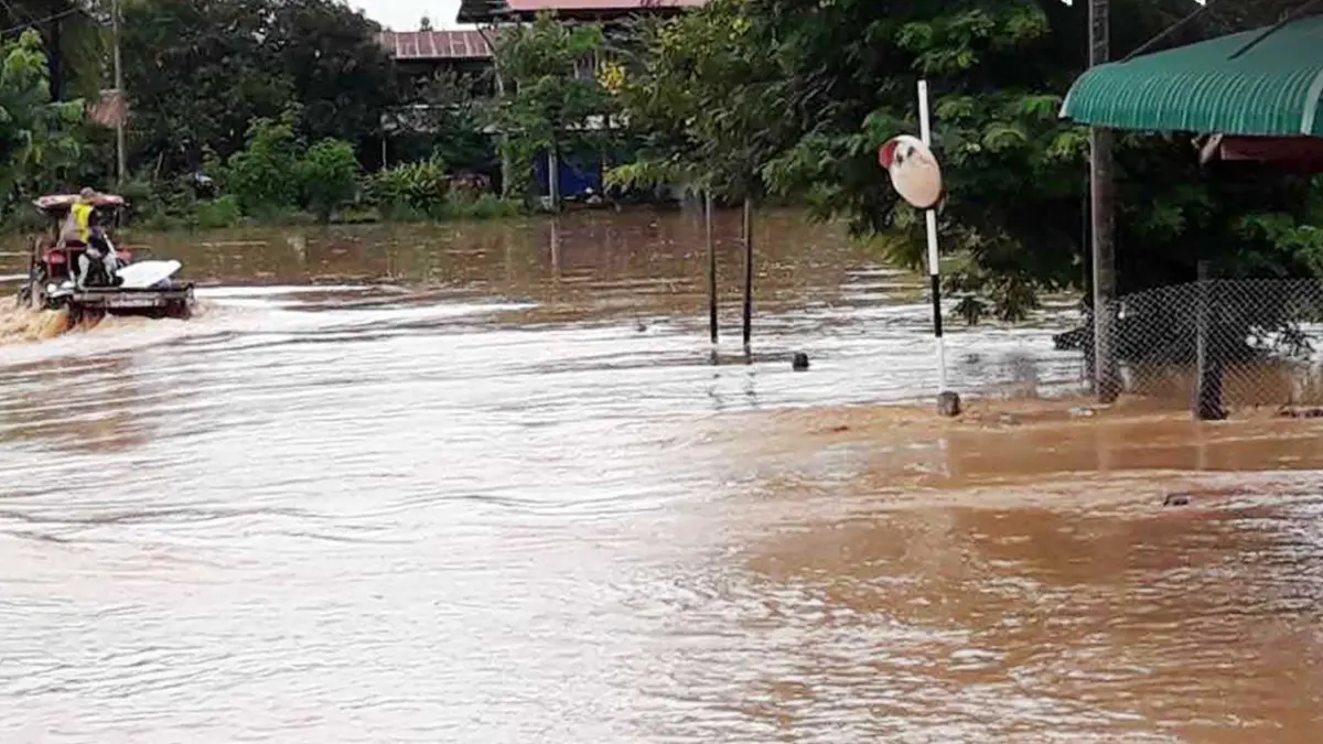 'ประยุทธ์' ห่วงน้ำท่วมฉุด ศก.-ท่องเที่ยวระยอง 'ประยุทธ์' ห่วงน้ำท่วมฉุด ศก.-ท่องเที่ยวระยอง