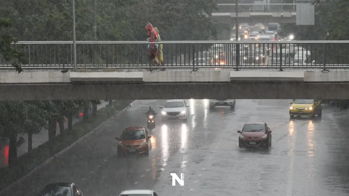 สภาพอากาศวันพรุ่งนี้ 70 จว.ฝนถล่ม กทม.รอรับมือคาดฝนตกร้อยละ 80 สภาพอากาศวันพรุ่งนี้ 70 จว.ฝนถล่ม กทม.รอรับมือคาดฝนตกร้อยละ 80