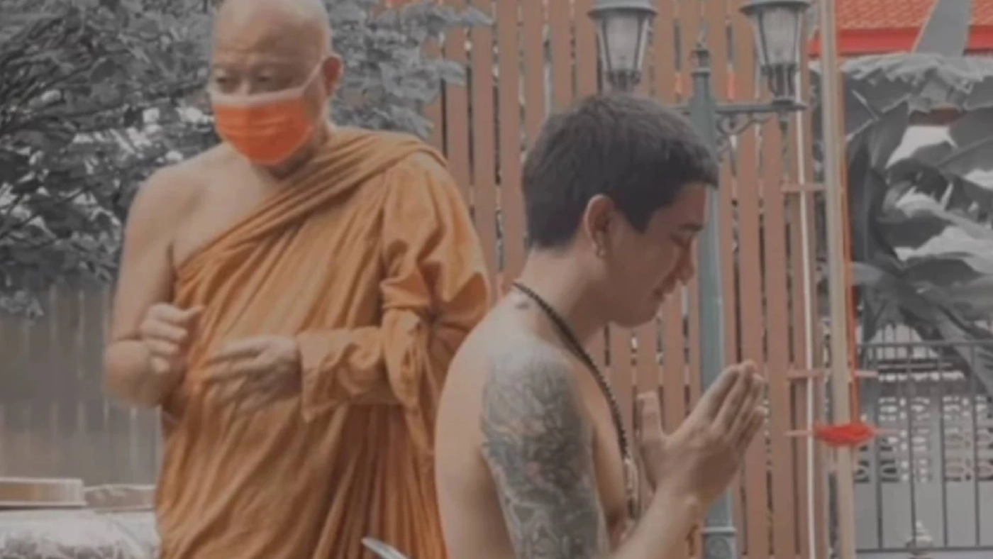 เกิดอะไรขึ้นกับ “ดีเจแมน” เผยภาพปล่อยโฮขณะกำลังอาบน้ำมนต์ในวัด