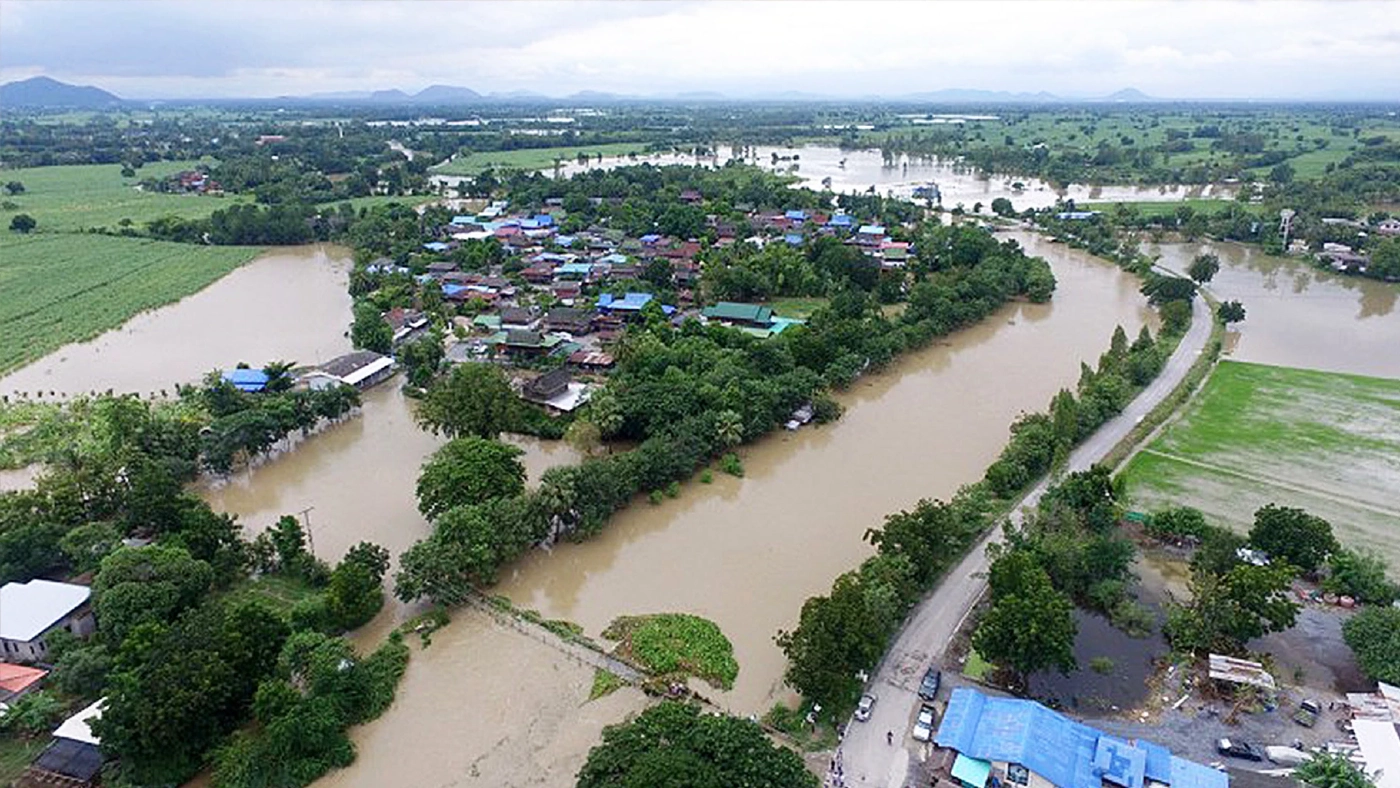 เกษตรกรสุพรรณบุรี เฝ้าระวังพื้นที่ 'นาข้าว' จมน้ำ