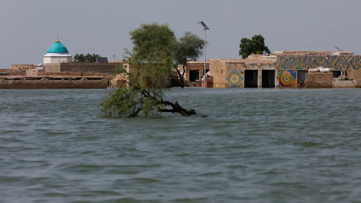 ปากีสถานระบายน้ำจากทะเลสาบ ป้องกันทะลักท่วมเมือง ปากีสถานระบายน้ำจากทะเลสาบ ป้องกันทะลักท่วมเมือง