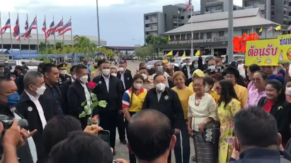"บิ๊กป้อม" ลงพื้นที่สุไหงโกลก ลุยสร้างสะพานเชื่อมไทย - มาเลเซีย