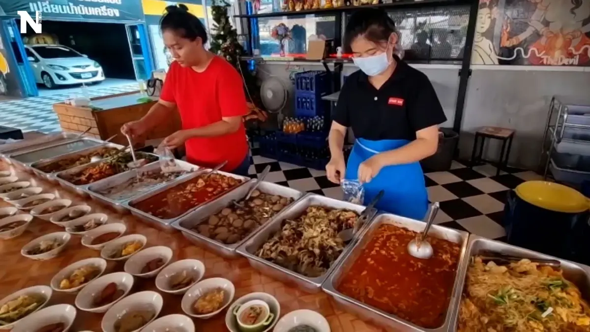 ข้าวแกงแรงงาน 10 บาท อิ่มสะใจตักข้าวเพิ่มได้ไม่อั้น ข้าวแกงแรงงาน 10 บาท อิ่มสะใจตักข้าวเพิ่มได้ไม่อั้น