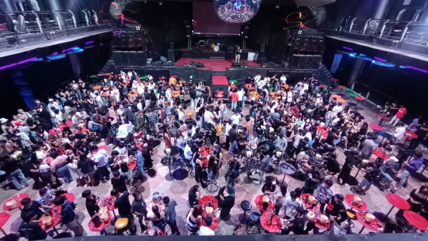 กรมการปกครอง บุกจับ "พาคลับ" ผับเด็กในตำนาน กลางเมืองเชียงราย