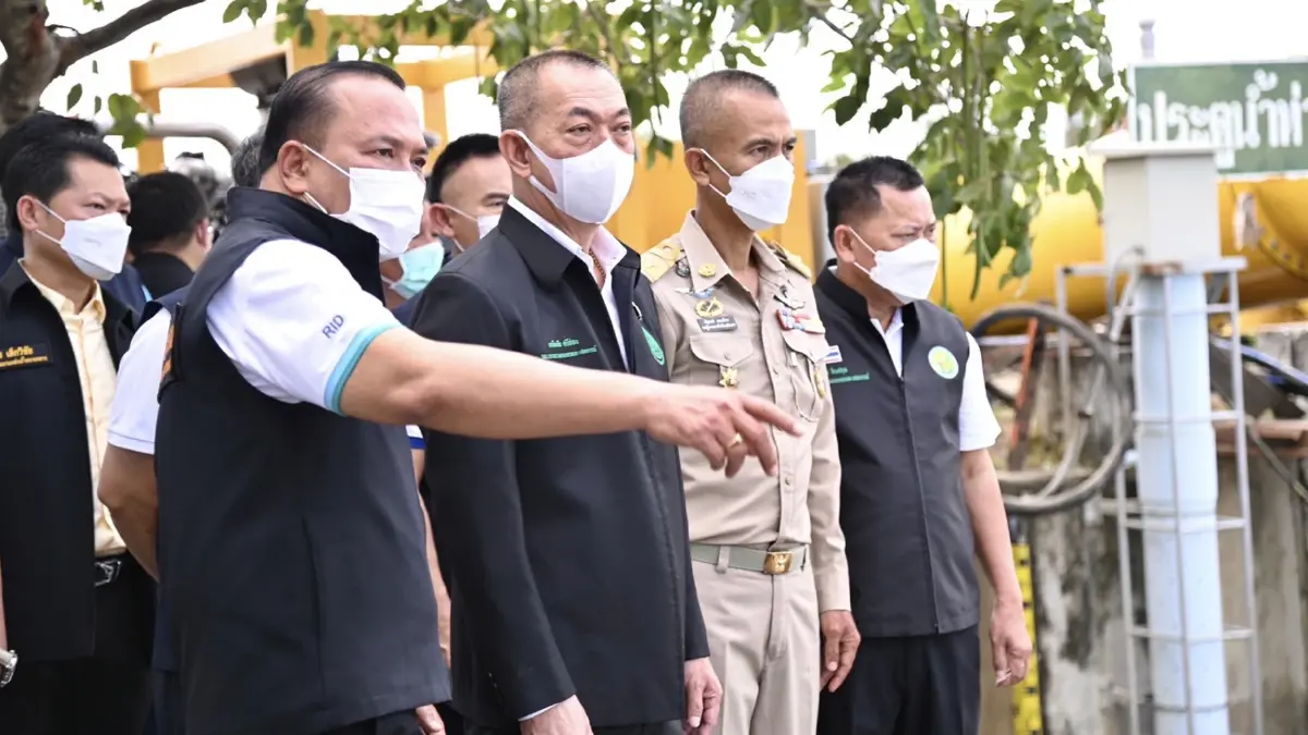 รมว.เฉลิมชัย ตรวจงานกรมชลฯ เร่งระบายน้ำท่วมกทม. ฝั่งตะวันออก รมว.เฉลิมชัย ตรวจงานกรมชลฯ เร่งระบายน้ำท่วมกทม. ฝั่งตะวันออก