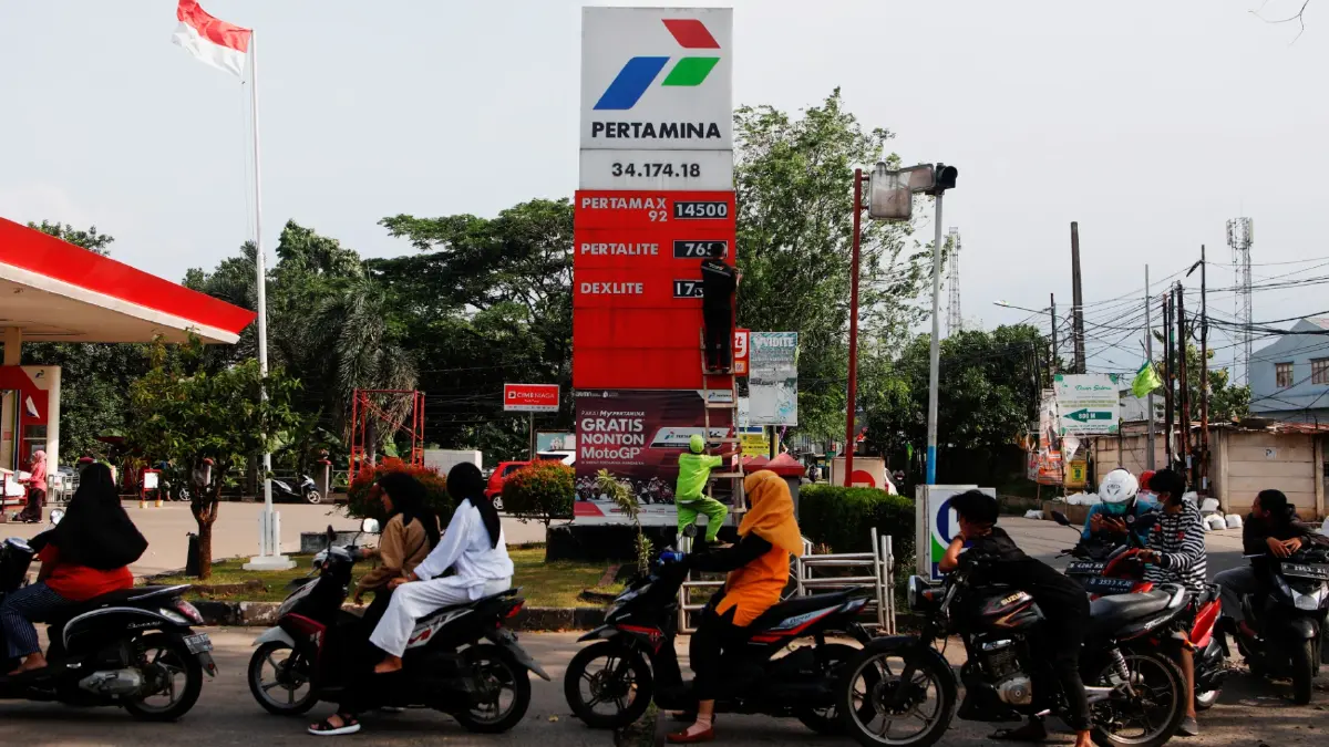 เสี่ยงรับการประท้วง อินโดนีเซียปรับขึ้นราคาน้ำมัน 30% เสี่ยงรับการประท้วง อินโดนีเซียปรับขึ้นราคาน้ำมัน 30%