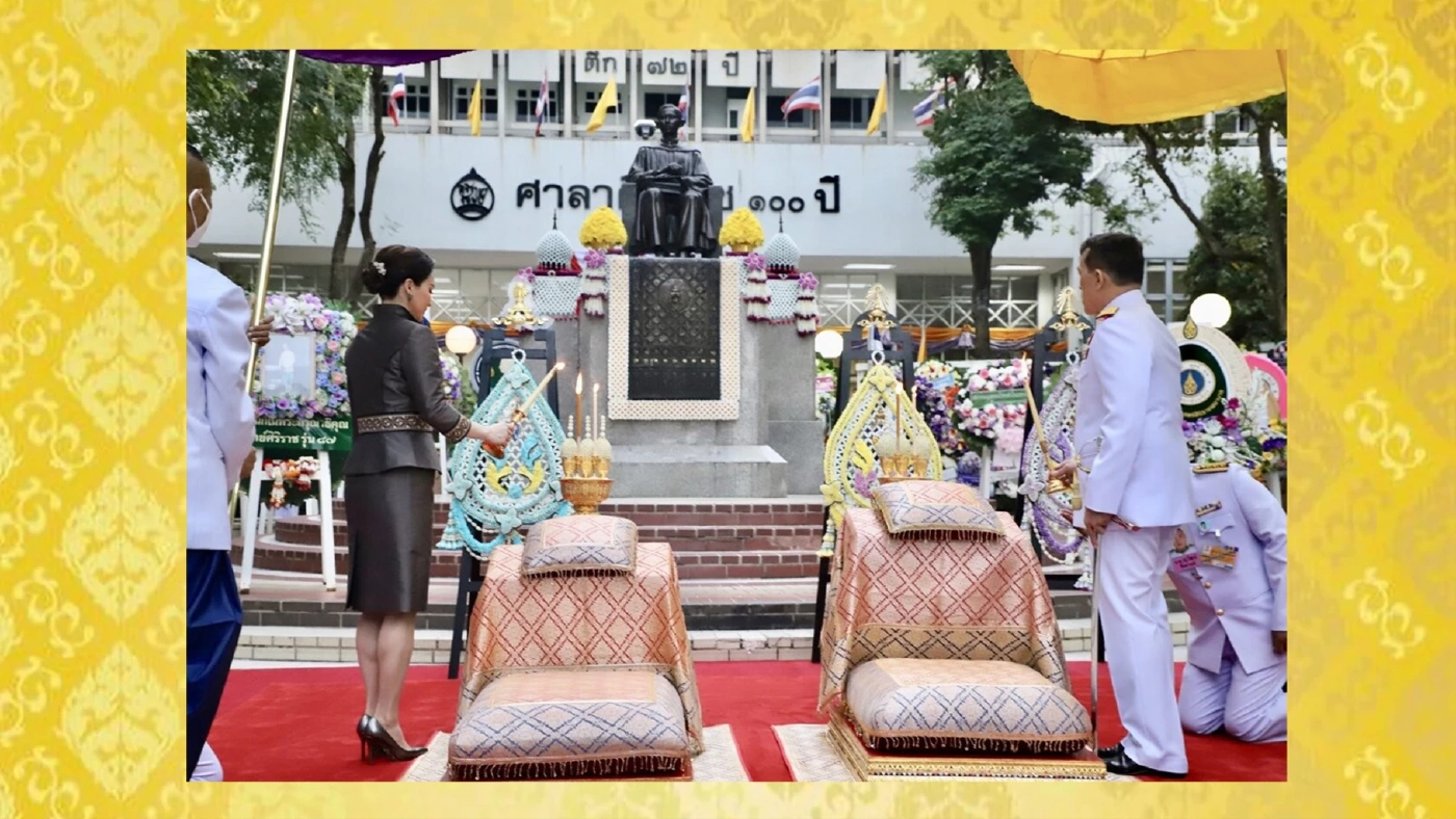 ในหลวง พระราชินี ทรงวางพวงมาลาถวายราชสักการะเนื่องใน ‘วันมหิดล’