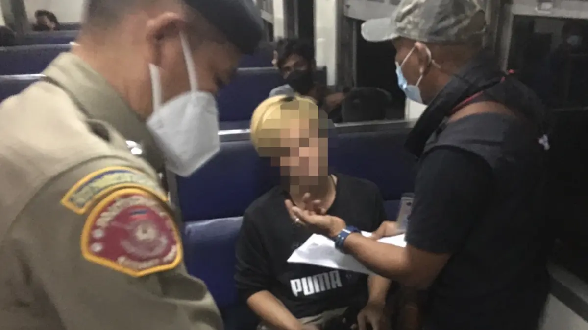 จับหนุ่มแสบสร้างไลน์ปลอม อ้างเป็นตร.หลอกเหยื่อสูญเงินกว่า 5 ล้าน