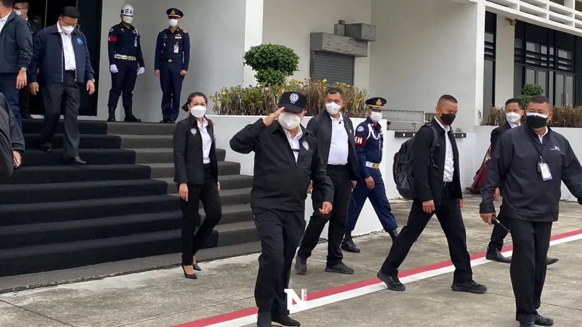 "บิ๊กป้อม" บินด่วนภาคใต้ ติดตามสถานการณ์น้ำ-แผนรับมือน้ำท่วม "บิ๊กป้อม" บินด่วนภาคใต้ ติดตามสถานการณ์น้ำ-แผนรับมือน้ำท่วม