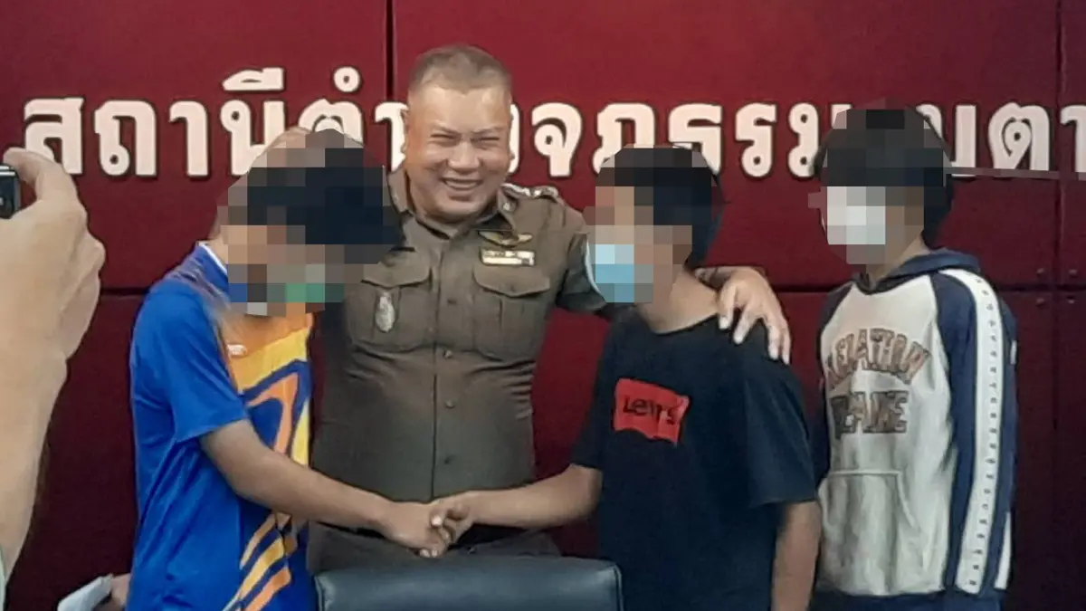 รวบแล้ว! "แก๊งฟันน้ำนม" ยกโขยงถล่มบ้านคู่อริ รวบแล้ว! "แก๊งฟันน้ำนม" ยกโขยงถล่มบ้านคู่อริ