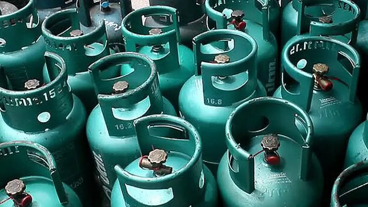 กบง. ตรึงราคาก๊าซหุงต้ม LPG 408 บาท/ถัง อีก 2 เดือน