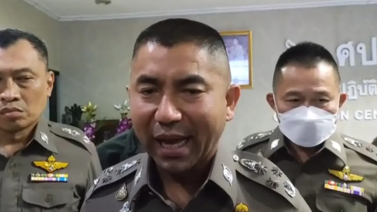 "หรั่ง พระราม 2" พร้อมสมุน แจ้นมอบตัว คดียิงถล่มรถในพูลวิลล่า ย่านจอมเทียน "หรั่ง พระราม 2" พร้อมสมุน แจ้นมอบตัว คดียิงถล่มรถในพูลวิลล่า ย่านจอมเทียน