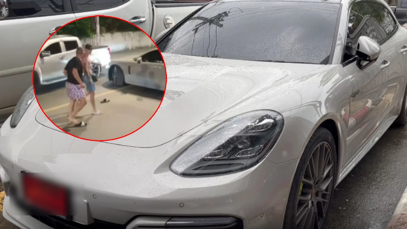 หัวร้อน “ต่างชาติ” ฉุน "หนุ่มไทย" ขี่จยย.ปาดหน้ารถหรู เตะสลบกลางถนน (มีคลิป) หัวร้อน “ต่างชาติ” ฉุน "หนุ่มไทย" ขี่จยย.ปาดหน้ารถหรู เตะสลบกลางถนน (มีคลิป)