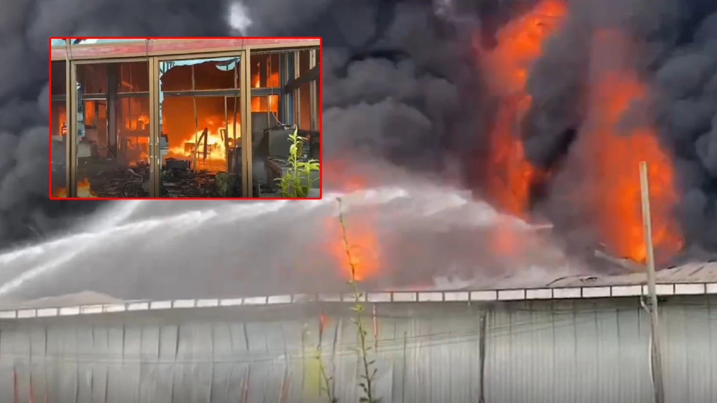 ระทึก ! ไฟไหม้โรงงานพลาสติกขนาดใหญ่ คนงานหนีตายวุ่น