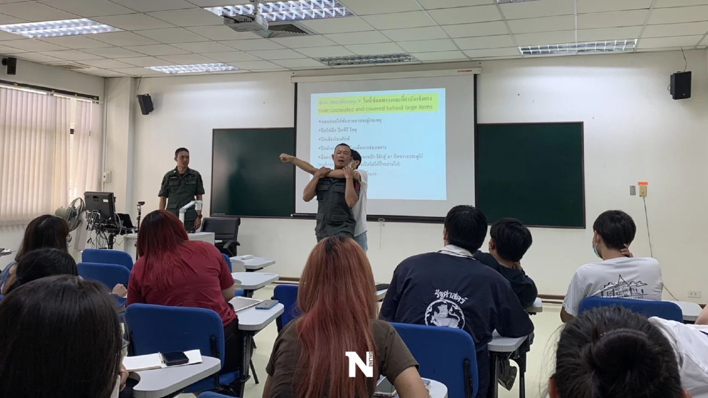 ม.เชียงใหม่สุดล้ำเปิดคลาสอบรมนักศึกษารับมือเหตุ"กราดยิง" ม.เชียงใหม่สุดล้ำเปิดคลาสอบรมนักศึกษารับมือเหตุ"กราดยิง"