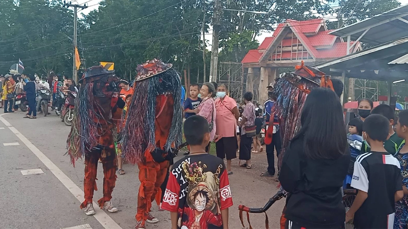 พิษณุโลก แห่"ผีชูชก" มีที่เดียวในไทย สืบสานประเพณีรับวันออกพรรษา