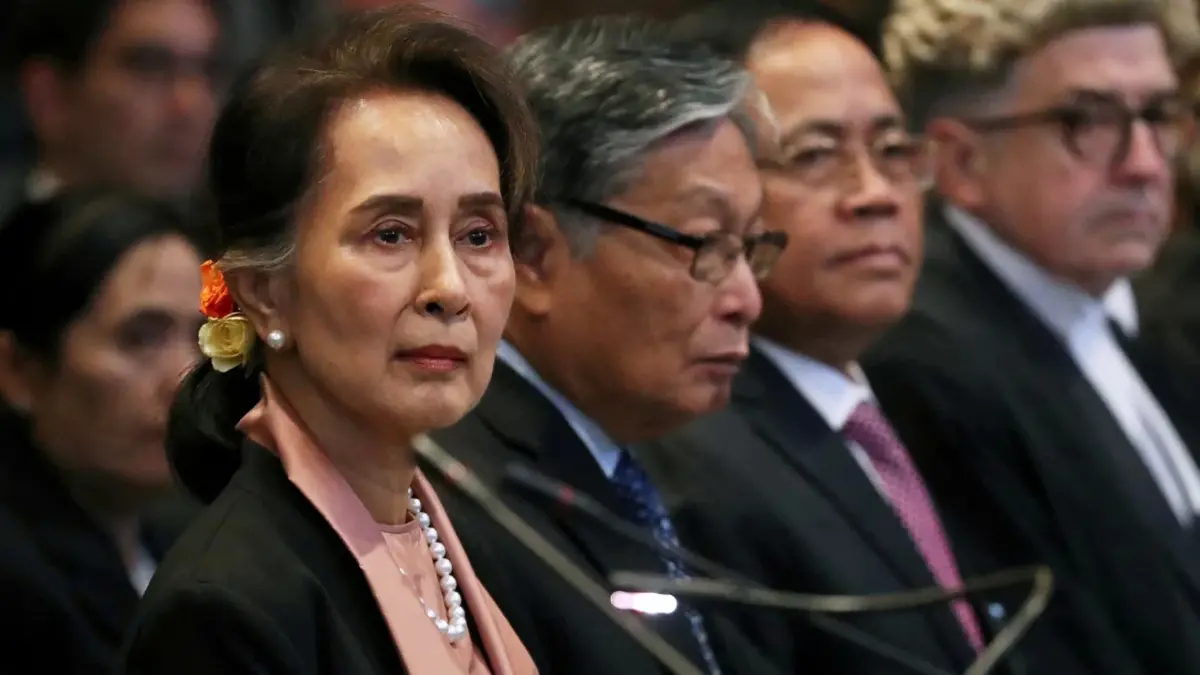 ศาลเมียนมาสั่งจำคุก "ซูจี" คดีทุจริตอีก 3 ปี รวมโทษจำคุก 26 ปี ศาลเมียนมาสั่งจำคุก "ซูจี" คดีทุจริตอีก 3 ปี รวมโทษจำคุก 26 ปี