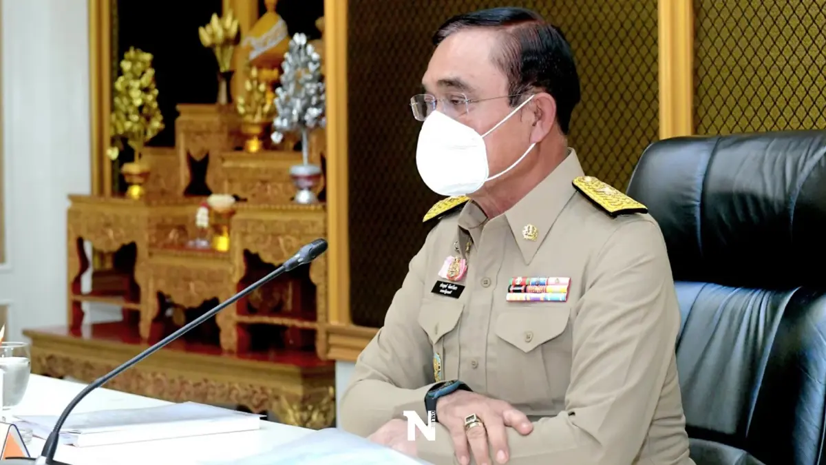 เปิดภาพ “บิ๊กตู่” คัมแบ็คเก้าอี้นายกฯ ภารกิจแรกบัญชาการแก้น้ำท่วม