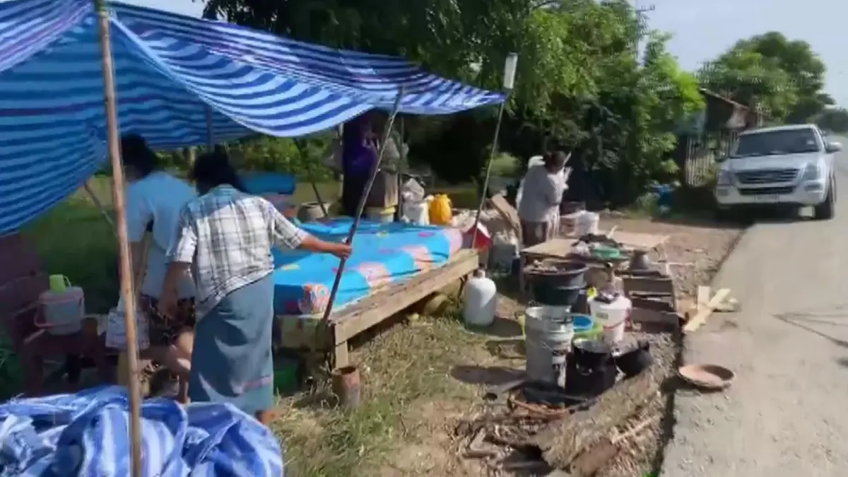 ชาวบ้านริมแม่น้ำน้อย ข้องใจไม่เปิดประตูระบายน้ำ ส่งผลอ่างทองน้ำท่วมอ่วม ชาวบ้านริมแม่น้ำน้อย ข้องใจไม่เปิดประตูระบายน้ำ ส่งผลอ่างทองน้ำท่วมอ่วม