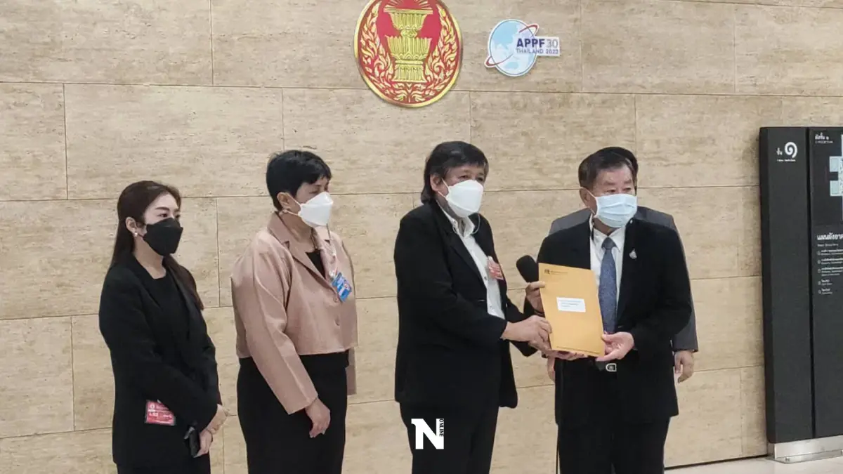 ร้อง"เสรีพิศุทธ์"สอบกสทช.ปล่อย"ทรู-ดีแทค"ควบรวมหวั่นทำปชช.เสียประโยชน์ ร้อง"เสรีพิศุทธ์"สอบกสทช.ปล่อย"ทรู-ดีแทค"ควบรวมหวั่นทำปชช.เสียประโยชน์