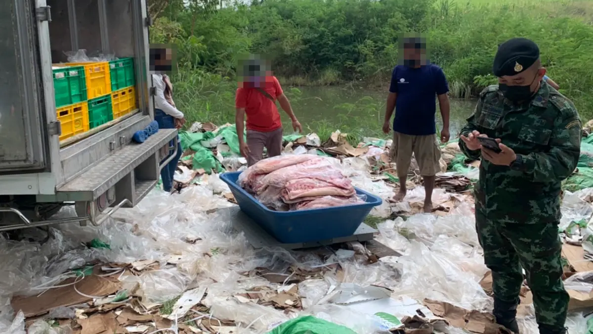 รวบแก๊งเขมรลักลอบขนเนื้อหมูเข้าไทยกว่า 5,000 กก. รวบแก๊งเขมรลักลอบขนเนื้อหมูเข้าไทยกว่า 5,000 กก.
