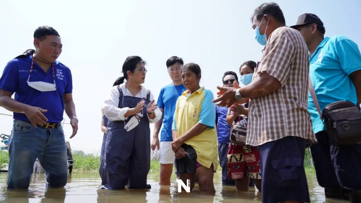 "สุดารัตน์"ยกทสท.ลุยให้กำลังใจชาวสุพรรณบุรีหลังเผชิญน้ำท่วม "สุดารัตน์"ยกทสท.ลุยให้กำลังใจชาวสุพรรณบุรีหลังเผชิญน้ำท่วม
