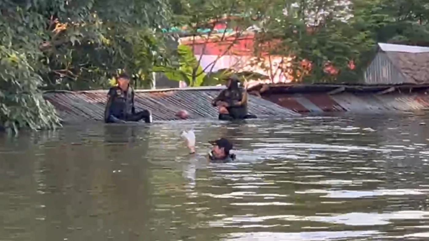 รวมสถานการณ์น้ำท่วมภาคอีสาน หลายจังหวัดอ่วม "บิณฑ์" ช่วยเหลือทั้งน้ำตา รวมสถานการณ์น้ำท่วมภาคอีสาน หลายจังหวัดอ่วม "บิณฑ์" ช่วยเหลือทั้งน้ำตา