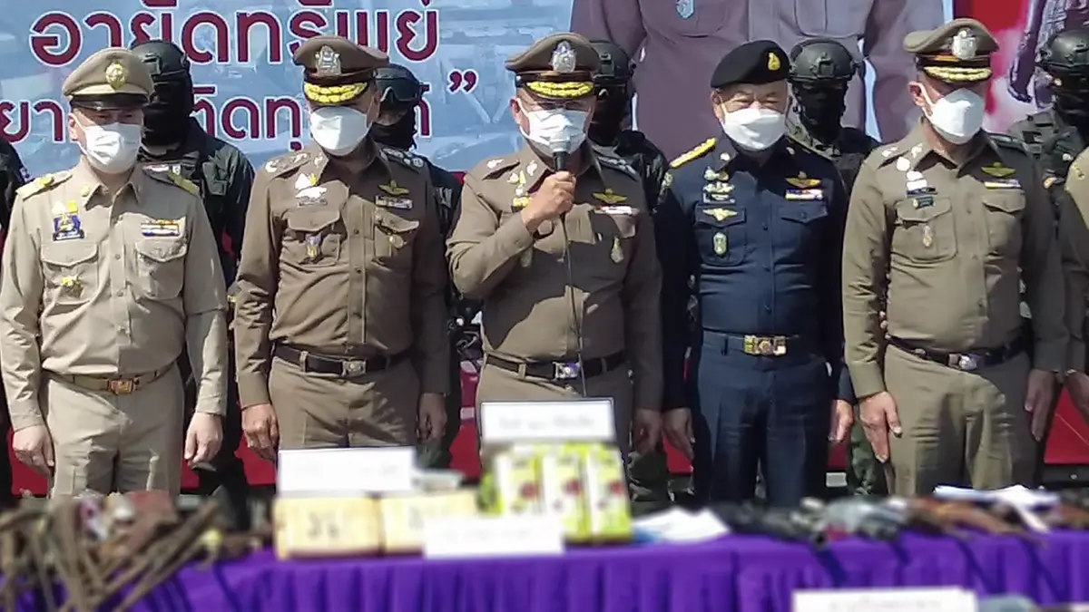 ผบ.ตร.แถลงรวบ ร.ต.ต. เอี่ยวแก๊งค้ายา ให้ออกราชการ-เร่งขยายผล ผบ.ตร.แถลงรวบ ร.ต.ต. เอี่ยวแก๊งค้ายา ให้ออกราชการ-เร่งขยายผล