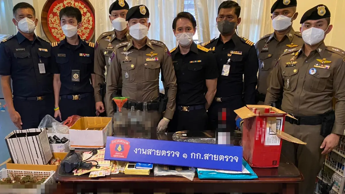 บุกทลายแหล่งผลิตเหล้าปลอม ส่งขายผับ ย่านมีนบุรี