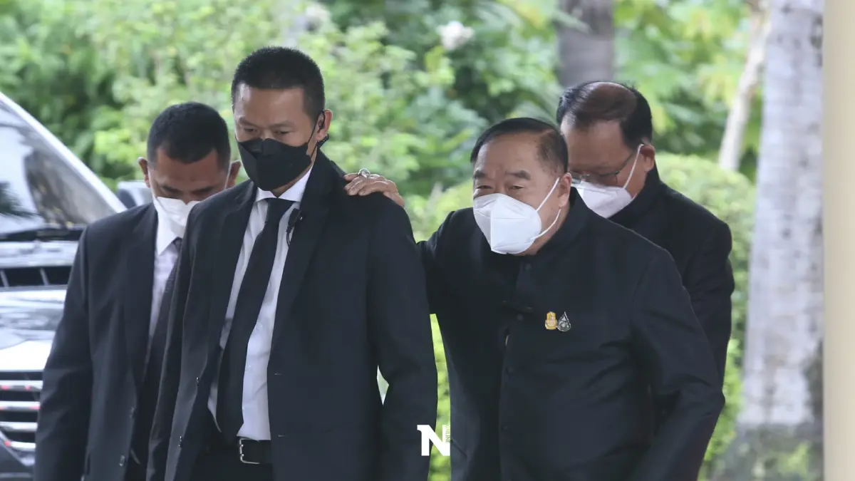 "บิ๊กป้อม"โอ๊ยดังยันพปชร.เหนียวแน่นเมินตอบ"ผู้กอง"คืนรังเพื่อไทย "บิ๊กป้อม"โอ๊ยดังยันพปชร.เหนียวแน่นเมินตอบ"ผู้กอง"คืนรังเพื่อไทย