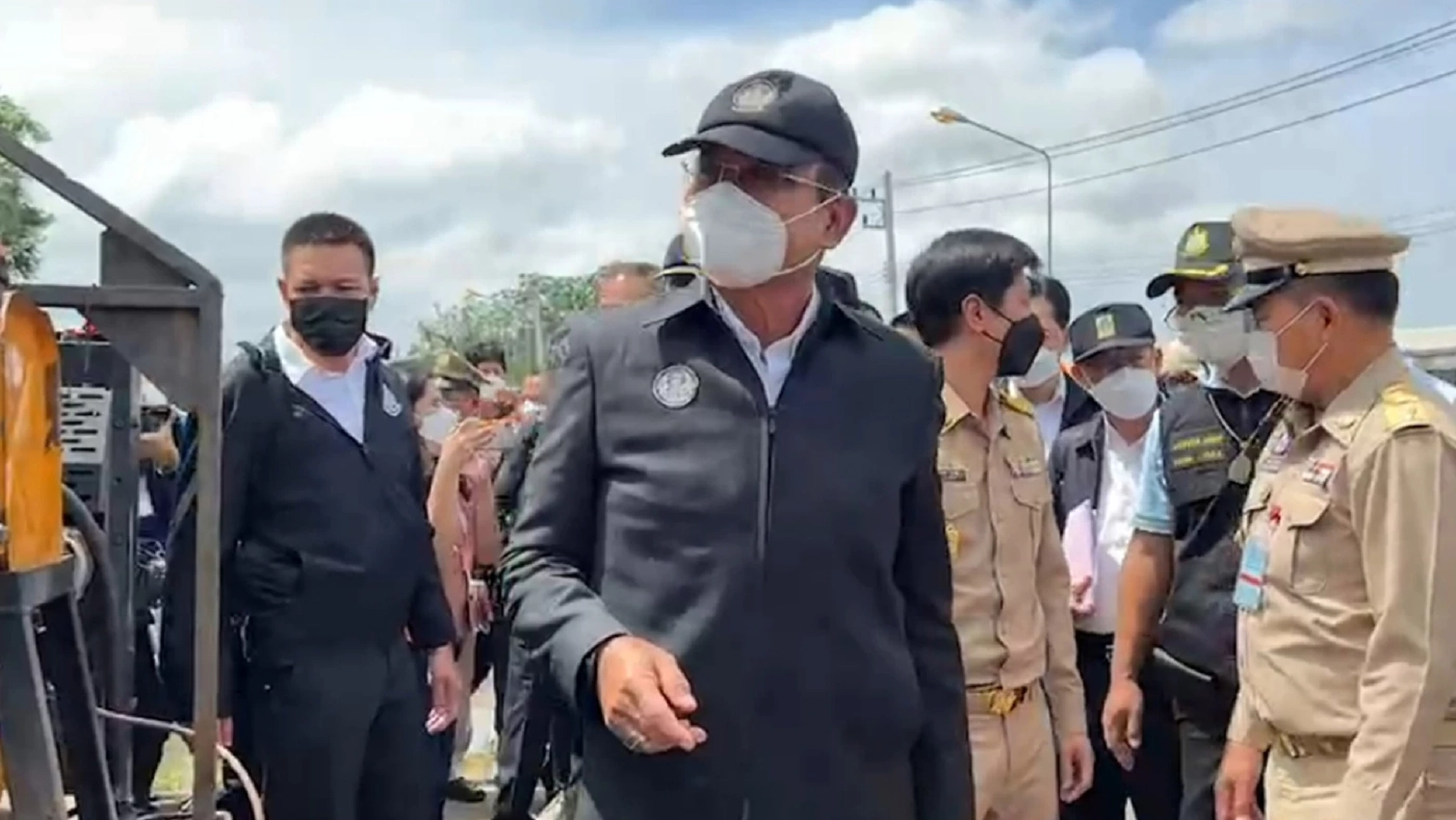 นายกฯ ลุย ขอนแก่นติดตามสถานการณ์น้ำท่วม บอกปชช. ให้รัก-เชื่อมั่นรัฐบาล