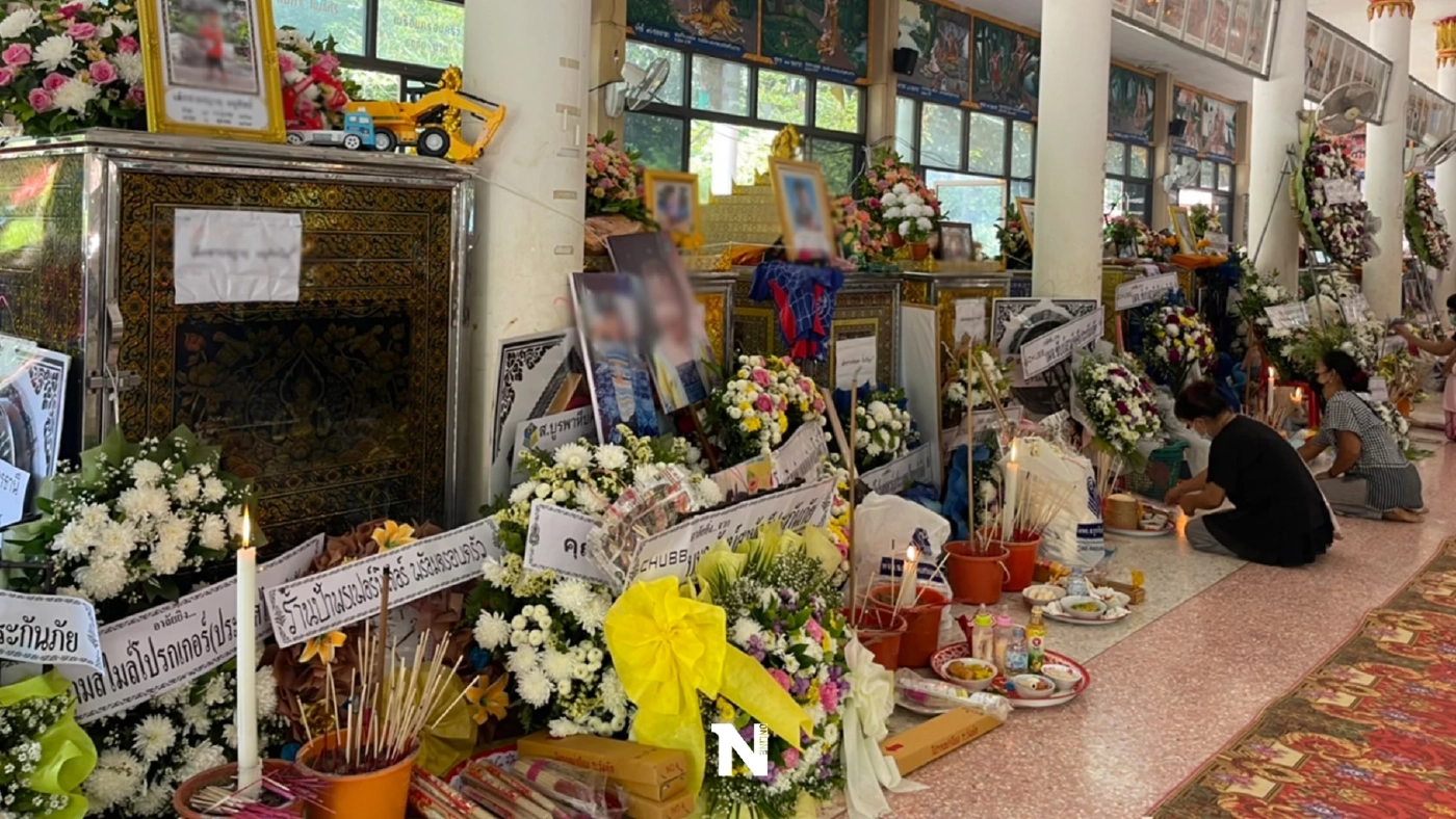 พระราชทานน้ำหลวงอาบศพ 36 ศพ เหยื่อ"กราดยิง"บ่ายวันนี้ เตรียมผ่าทารก 8 เดือนเผาพร้อมแม่ พระราชทานน้ำหลวงอาบศพ 36 ศพ เหยื่อ"กราดยิง"บ่ายวันนี้ เตรียมผ่าทารก 8 เดือนเผาพร้อมแม่