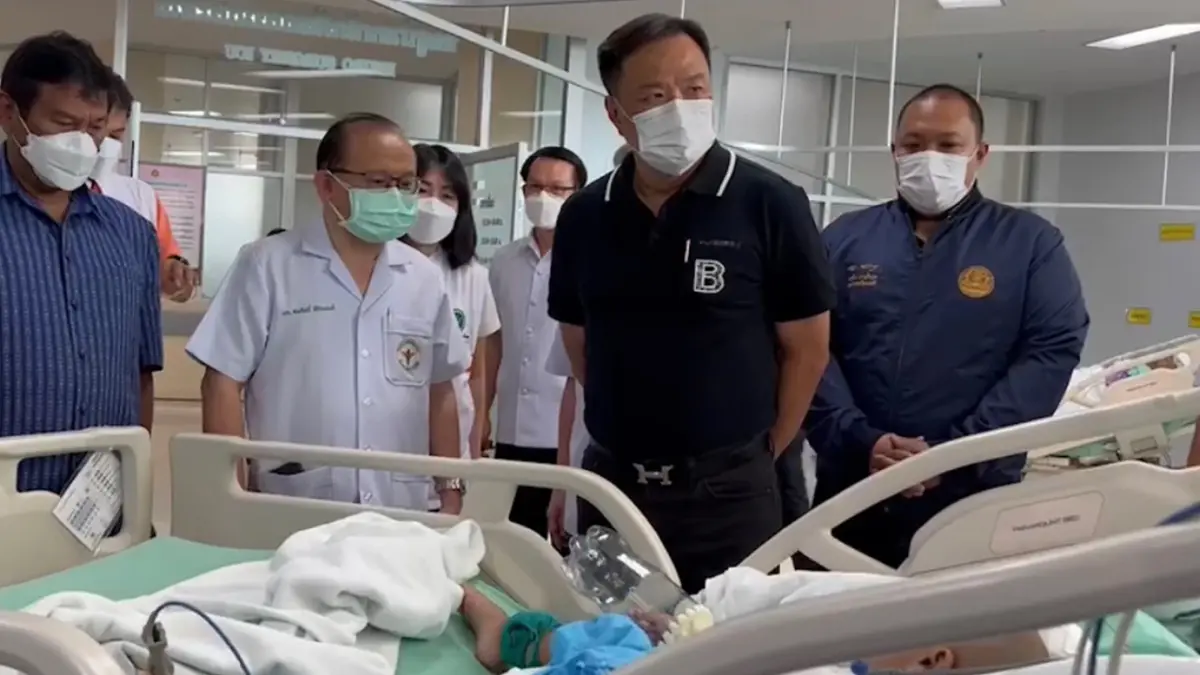 "อนุทิน" เผย ผู้บาดเจ็บจากเหตุกราดยิงทุกคนปลอดภัย พร้อมให้กำลังใจทีมแพทย์